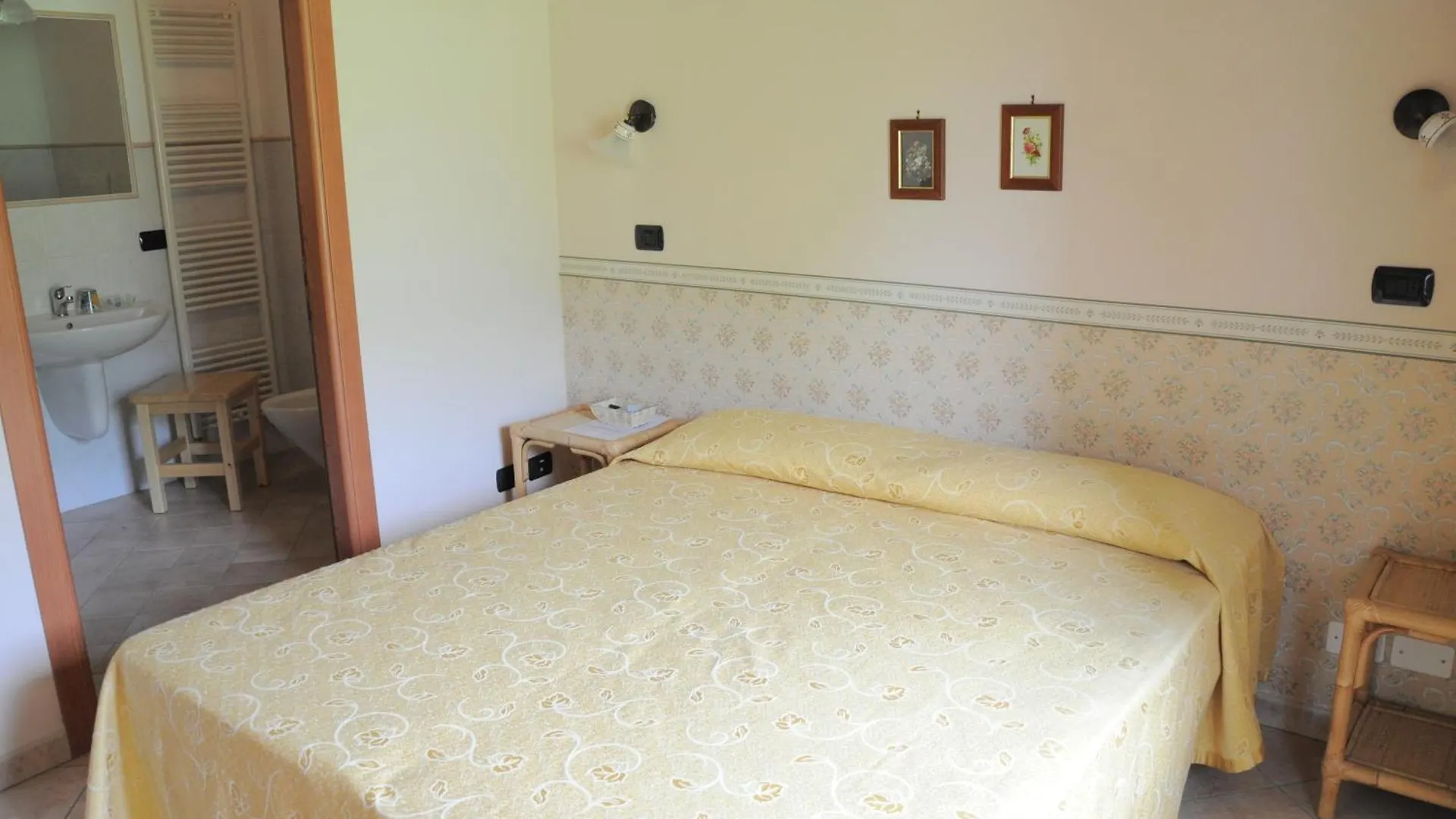 Agriturismo Corte Dei Fiori Caprino Veronese 0*,  Italië